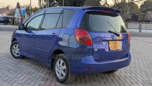 Toyota IST 2004 Blue