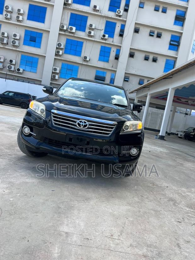 Toyota Vanguard 2013 Black