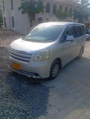 Toyota Noah 2010 Silver for sale