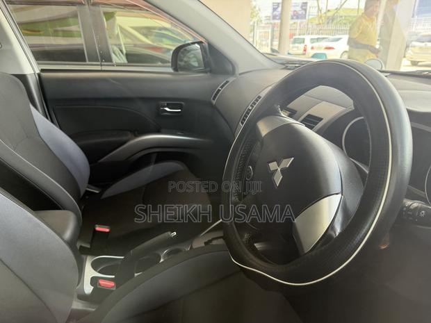 Mitsubishi Outlander 2011 White