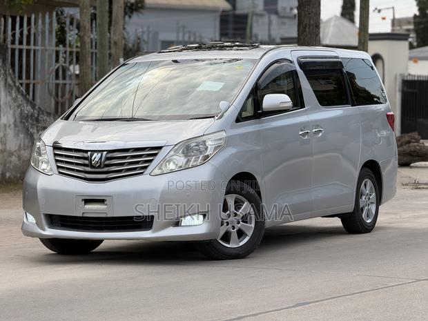 Toyota Alphard 2.4 Petrol FWD 2009 Silver