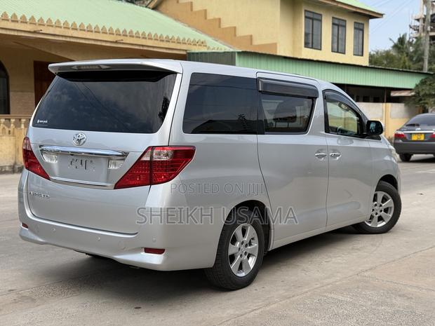 Toyota Alphard 2.4 Petrol FWD 2009 Silver