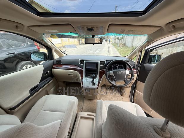 Toyota Alphard 2.4 Petrol FWD 2009 Silver