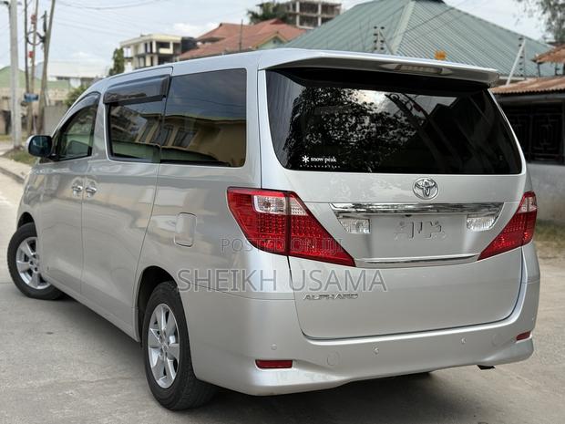 Toyota Alphard 2.4 Petrol FWD 2009 Silver