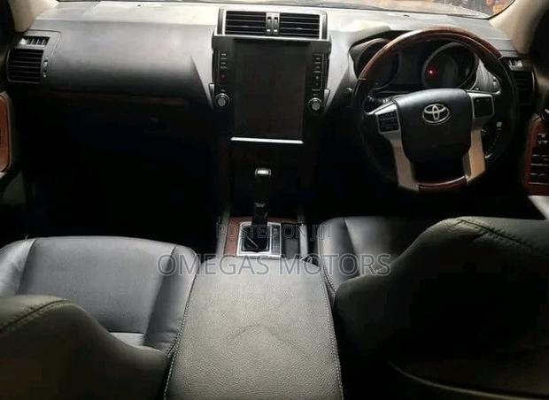 Toyota Land Cruiser Prado 2018 Gray