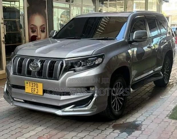 Toyota Land Cruiser Prado 2018 Gray