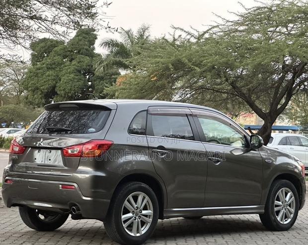 Mitsubishi RVR 2.0 2011 Gray