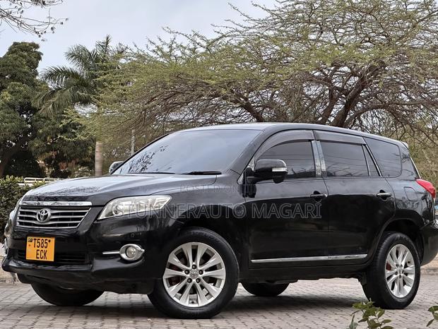 Toyota Vanguard 2010 Black