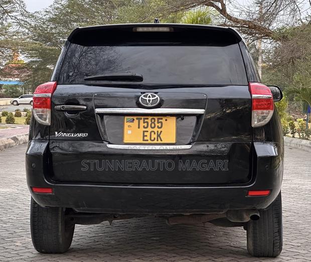 Toyota Vanguard 2010 Black