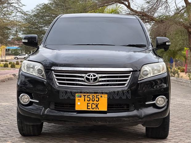 Toyota Vanguard 2010 Black