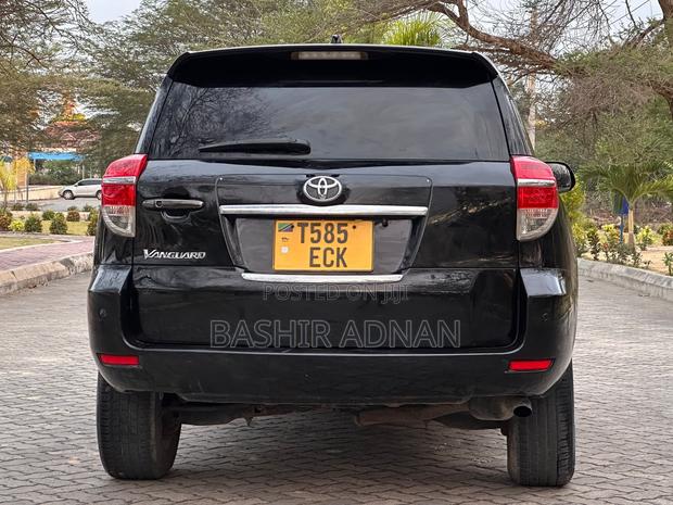 Toyota Vanguard 2010 Black
