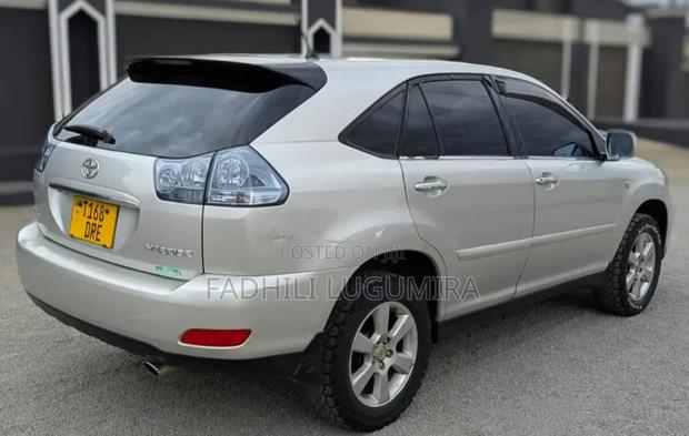 Toyota Harrier 2005 Silver