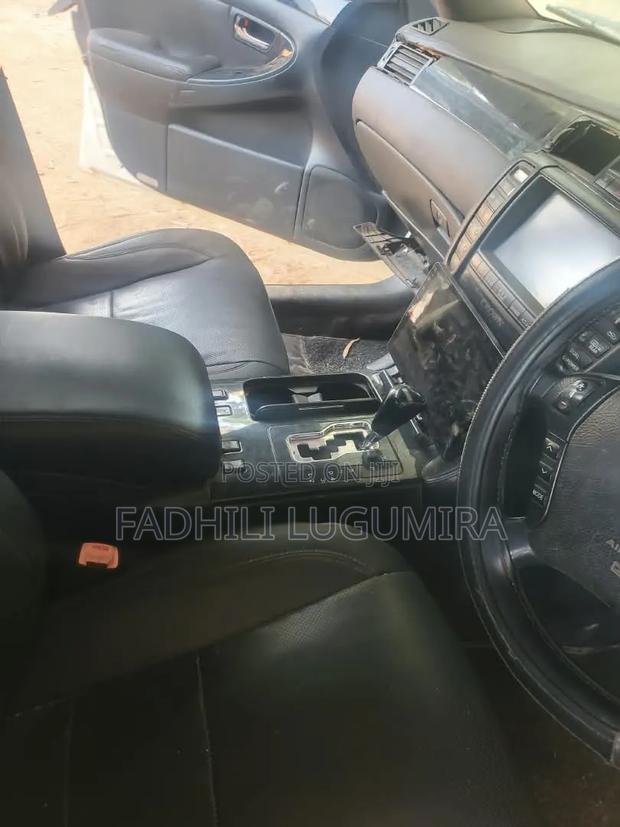 Toyota Crown 2004 Black