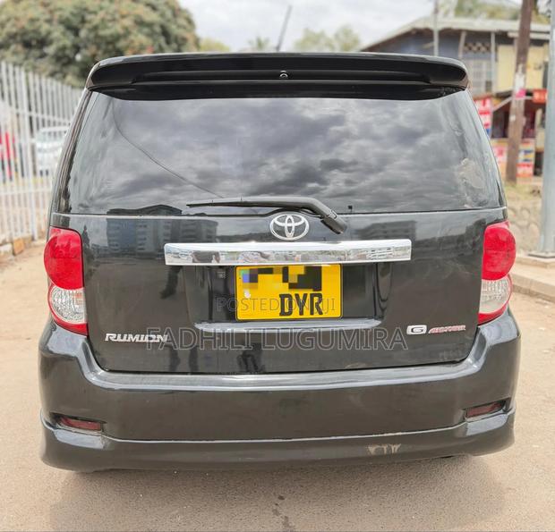 Toyota Corolla Rumion 2008 Black