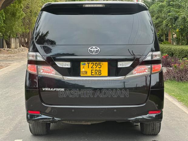 Toyota Vellfire V 2.4 FWD 7-Seater 2009 Black
