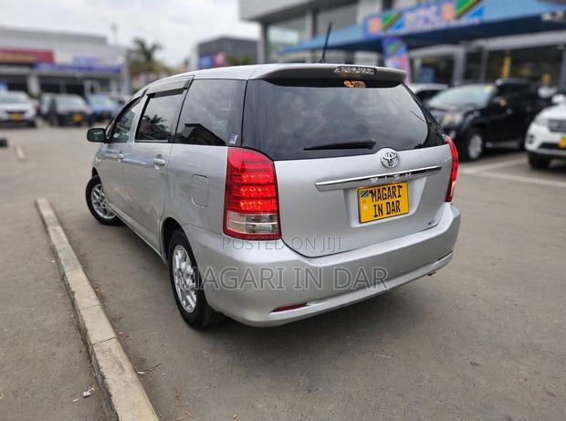 Toyota Wish 2006 Silver