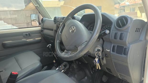 Toyota Land Cruiser 2021 White