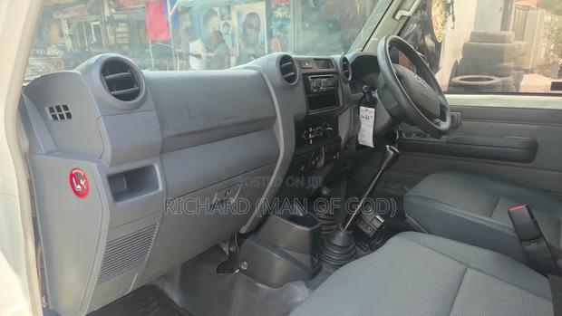 Toyota Land Cruiser 2021 White