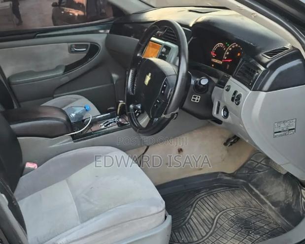 Toyota Crown Royale 2005 Black