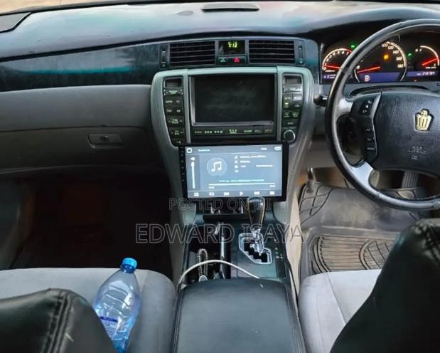 Toyota Crown Royale 2005 Black