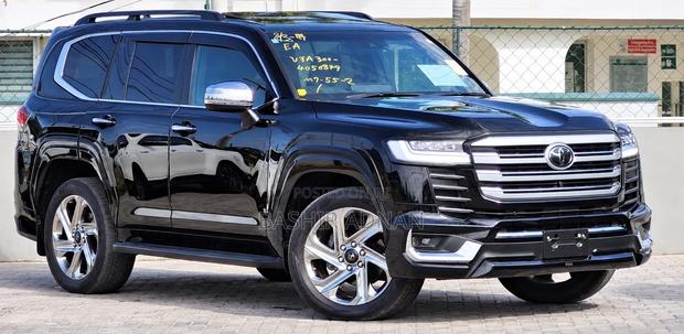 Toyota Land Cruiser 2023 Matt Black