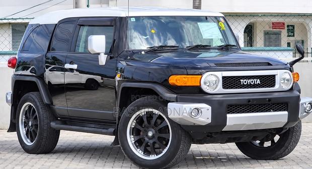 Toyota FJ Cruiser 2012 Black