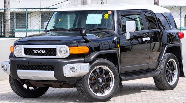 Toyota FJ Cruiser 2012 Black
