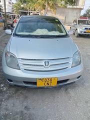 Toyota IST 2004 Silver for sale