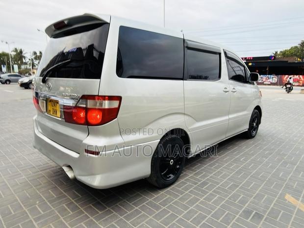 Toyota Alphard 2004 Silver