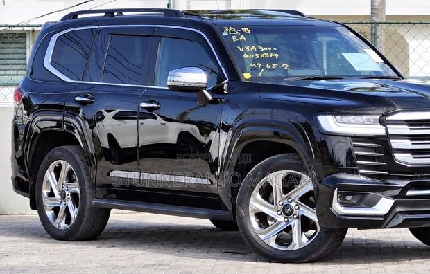 Toyota Land Cruiser 2023 Matt Black