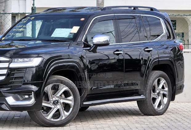 Toyota Land Cruiser 2023 Matt Black