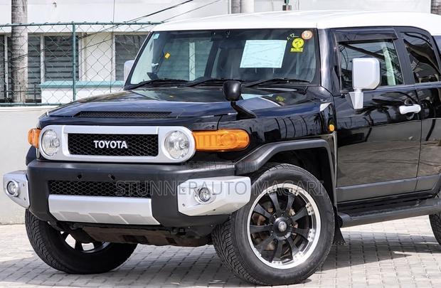 Toyota Land Cruiser 2012 Black