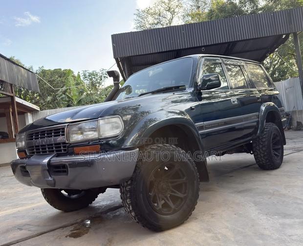 Toyota Land Cruiser 1999 Green