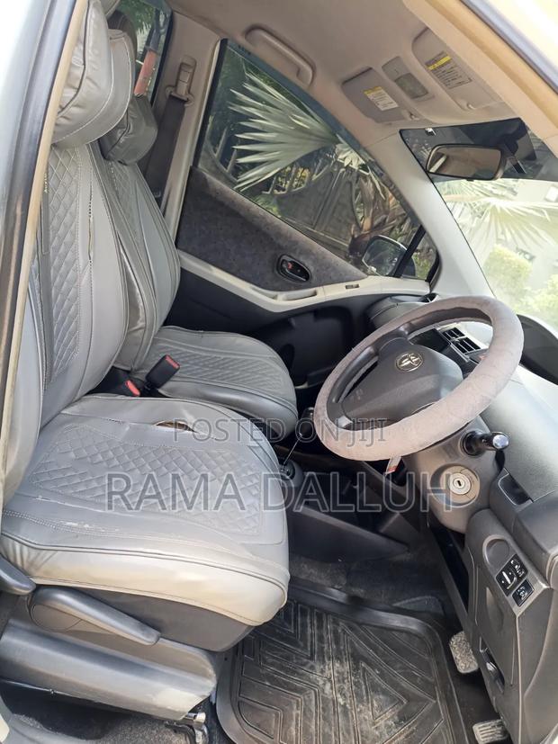 Toyota Vitz 2007 Silver