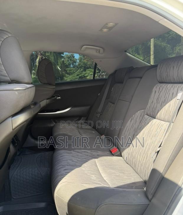 Toyota Crown 2011 White