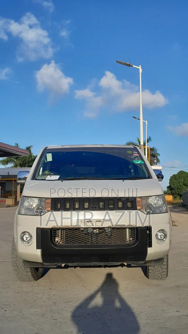 Mitsubishi Delica 2009 Pearl