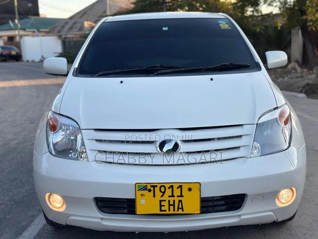 Toyota IST 2006 Pearl