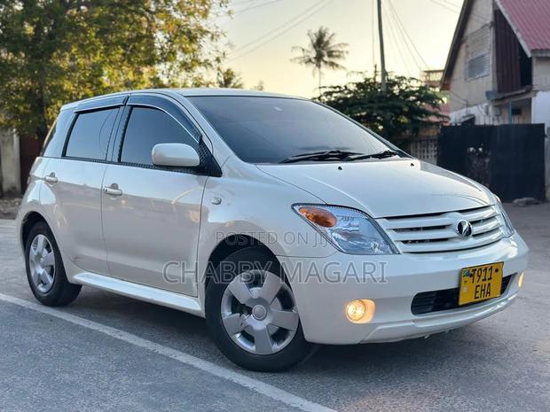 Toyota IST 2006 Pearl