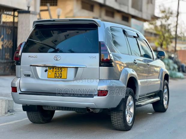 Toyota Land Cruiser Prado 2005 Silver