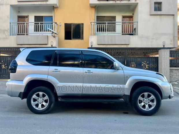 Toyota Land Cruiser Prado 2005 Silver