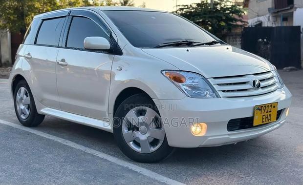 Toyota IST 2006 White
