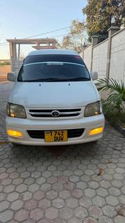 Toyota Noah 2001 White for sale