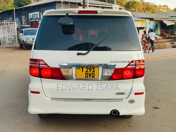 Toyota Alphard 2006 White