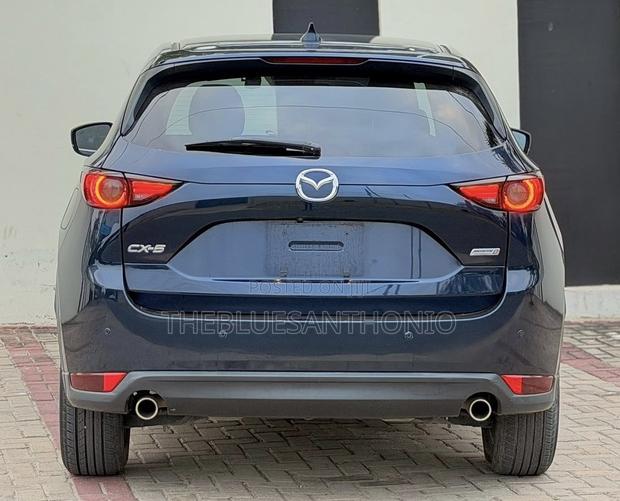 Mazda CX-5 2018 Blue