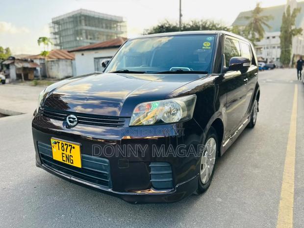 Toyota Corolla Rumion 2010 Black