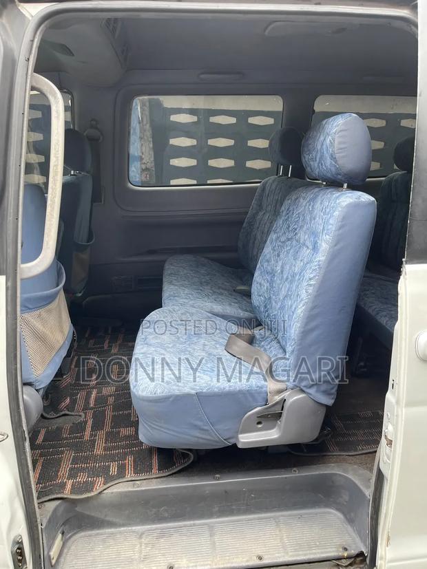 Toyota Noah 2001 White
