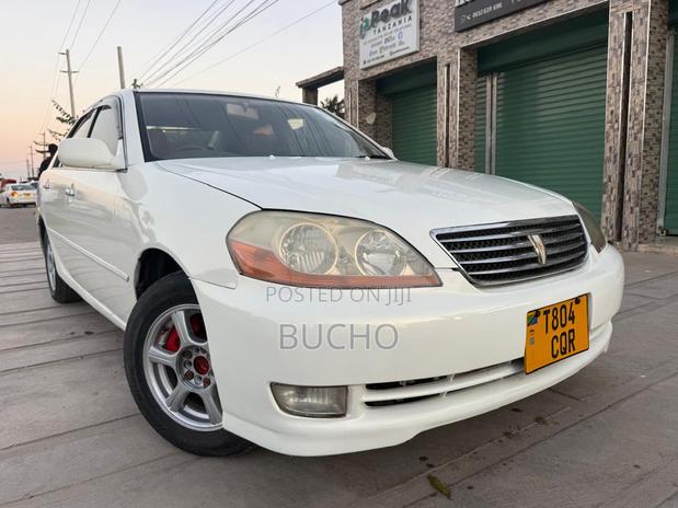 Toyota Mark II 2004 White