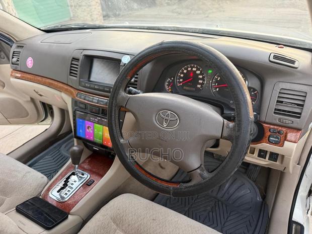 Toyota Mark II 2004 White