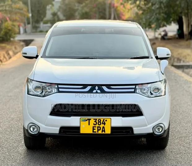 Mitsubishi Outlander 2015 White