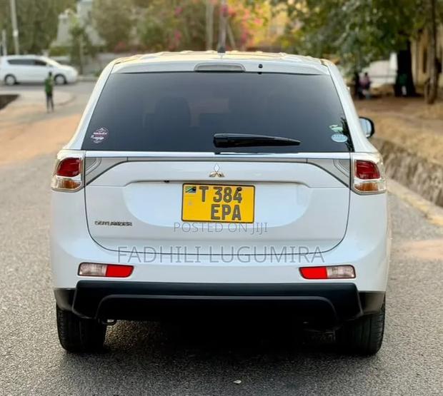 Mitsubishi Outlander 2015 White